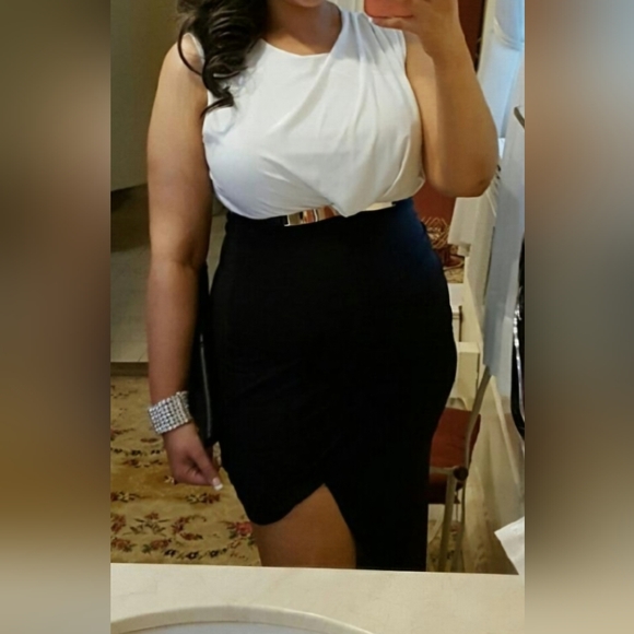 Chic Black and White Dress - Picture 3 of 3